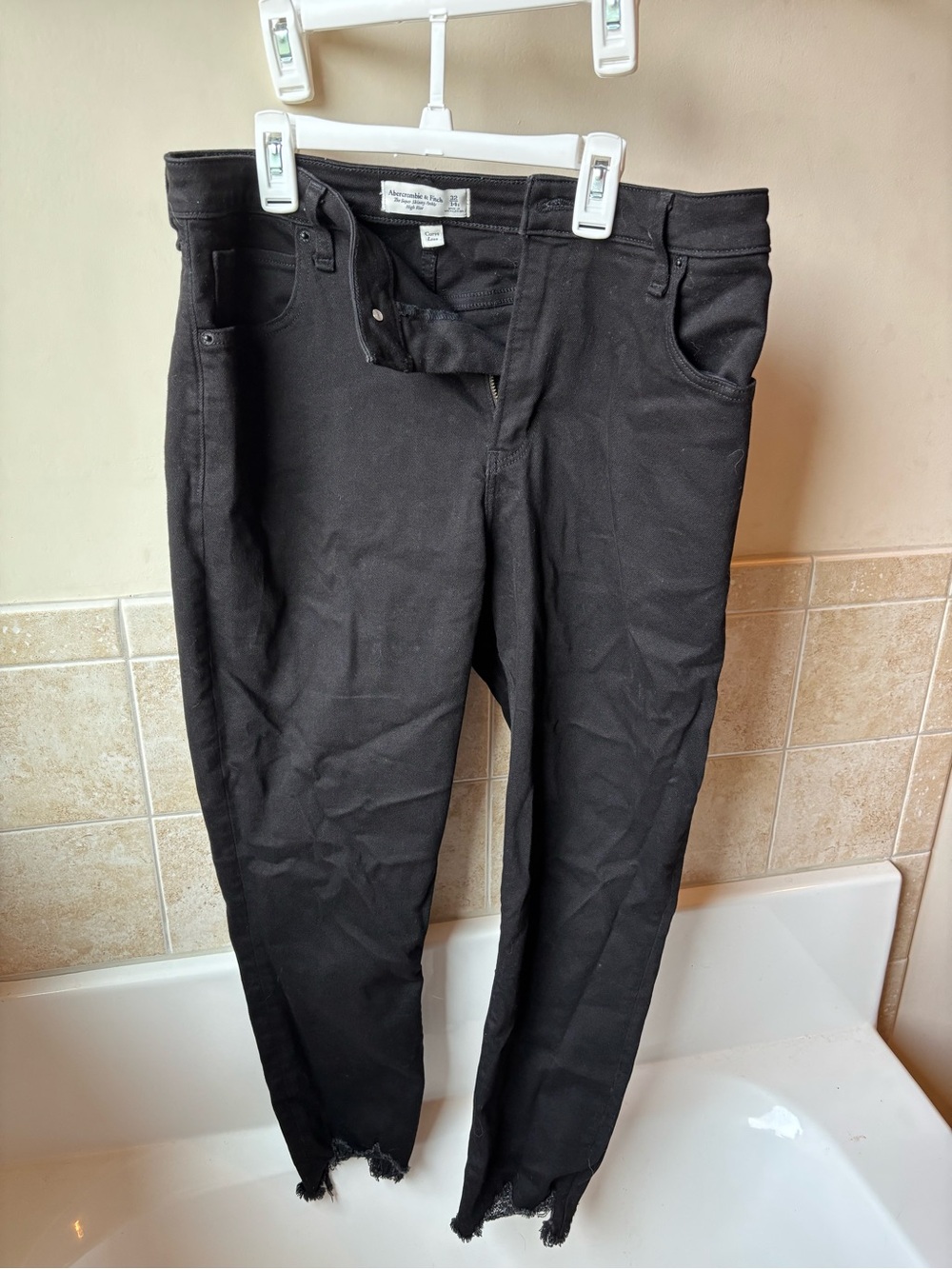 Abercrombie size 32 black jeans